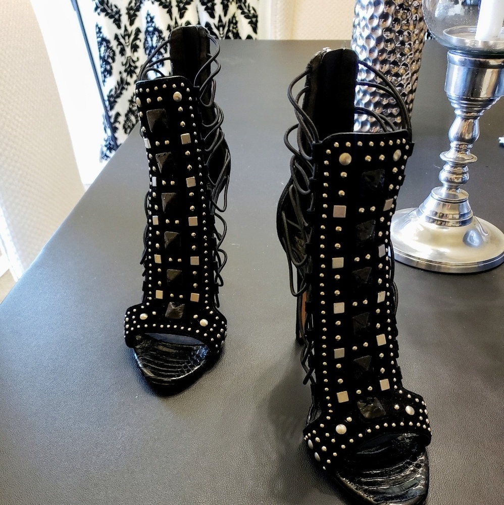 Beautiful high heels pums
